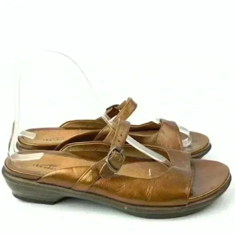Dansko sandals size 38 7.5-8 patent leather mules